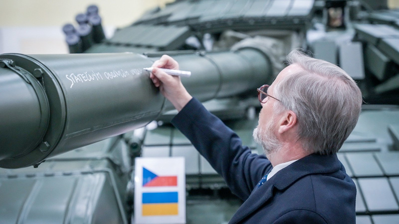 fiala zbraně,....https ::twitter.com:Militarylandnet:status:1612526600330829849